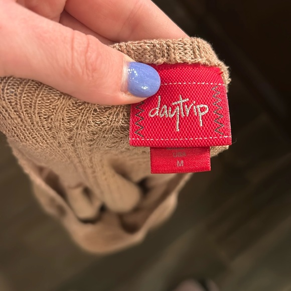 Daytrip mauve cold shoulder with open back - Picture 4 of 4